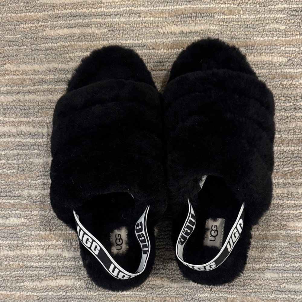 UGG women’s slippers size 9